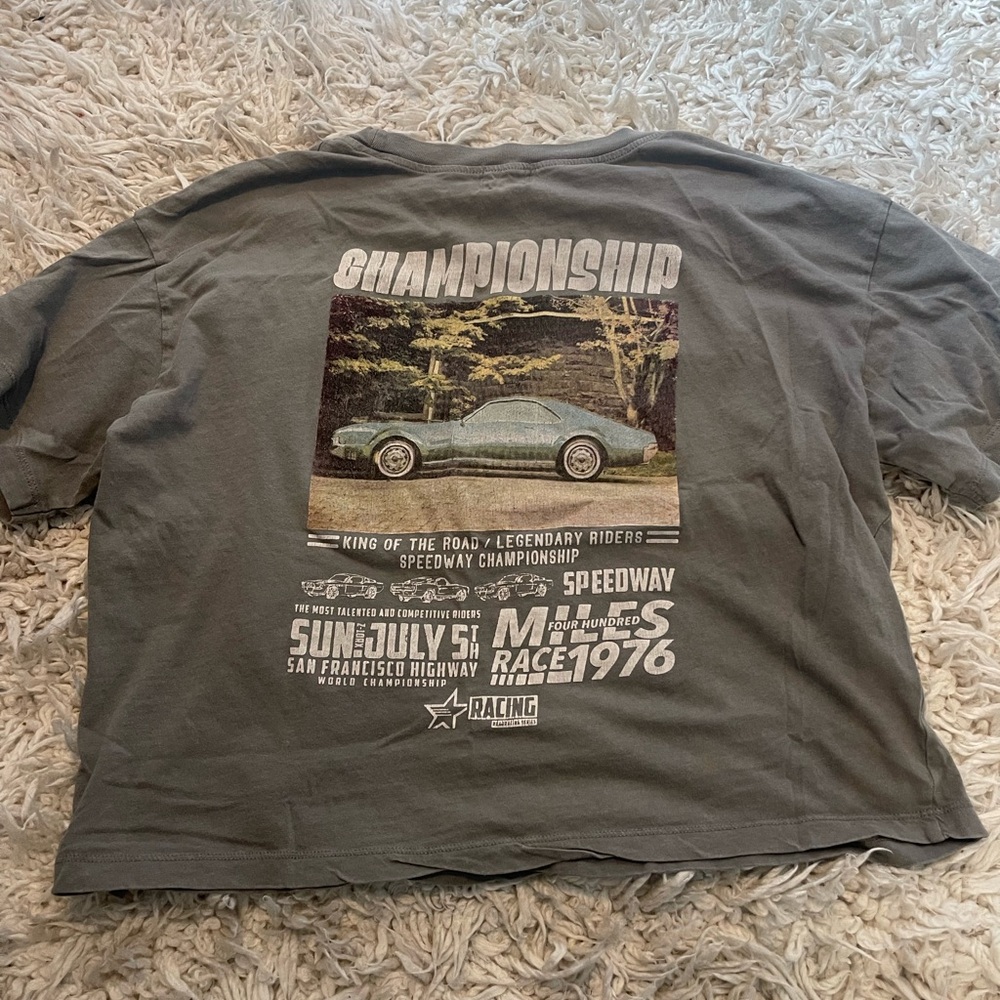 Urban Outfitters Gray Graphic Tee Short Sleeve